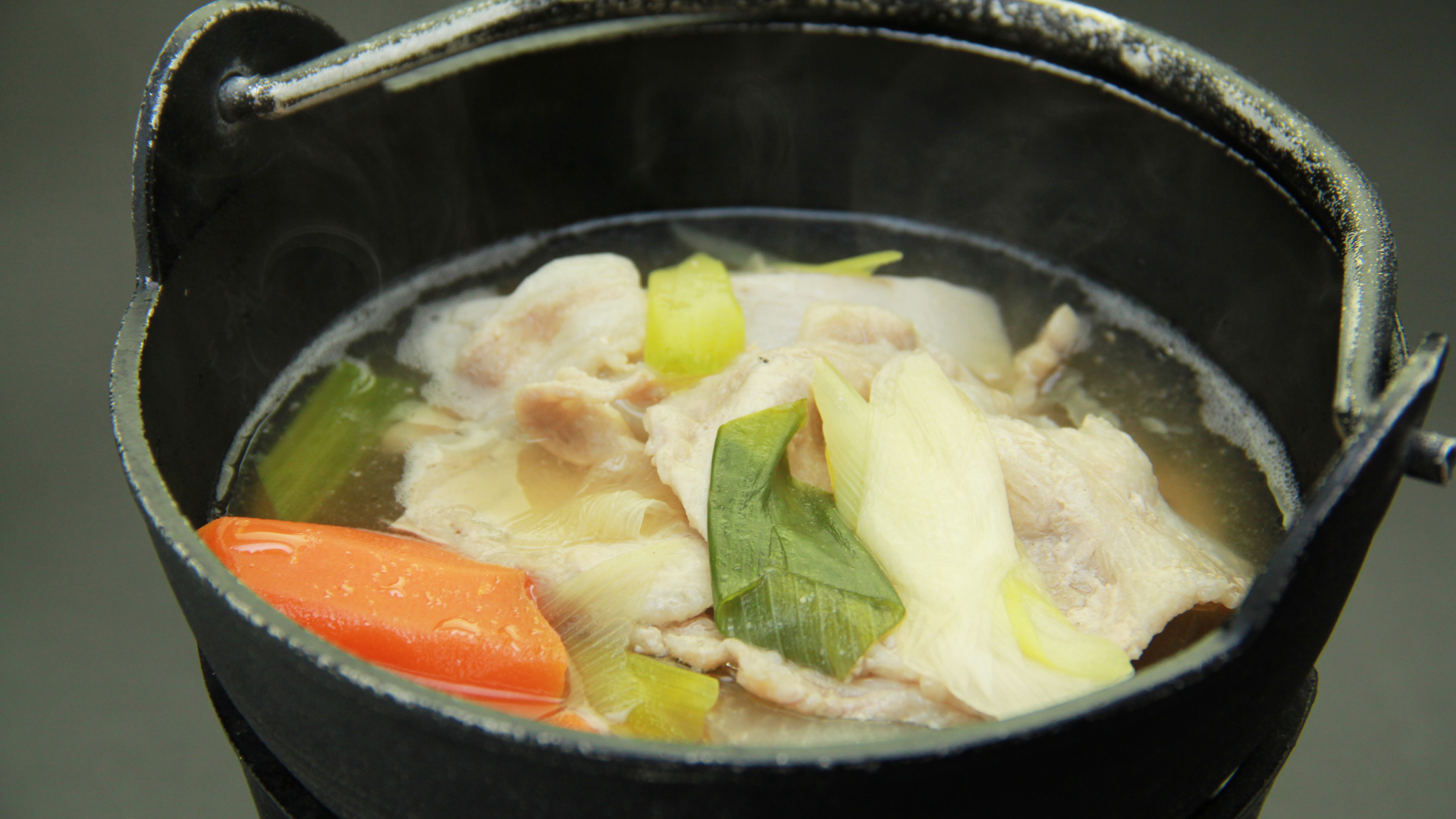 #【夕食一例単品】旬の素材を盛り込んだ季節の鍋物
