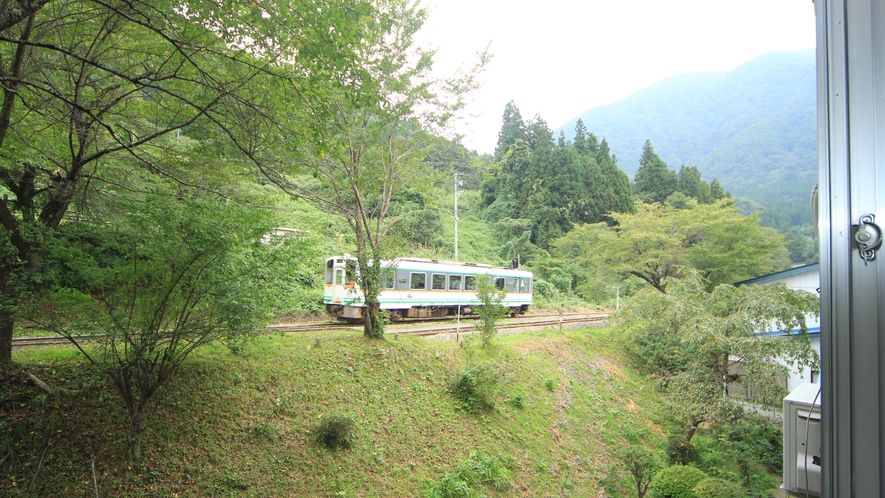 #トレインビュー！お部屋から会津鉄道を眺められる