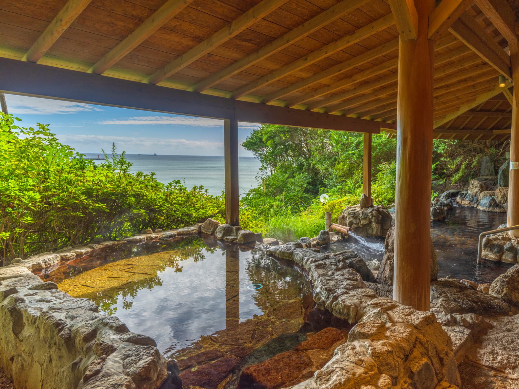 【天然温泉×絶景】お食事なしで気ままにステイ♪オーシャンビューの絶景と天然温泉で癒しのひと時（素泊）