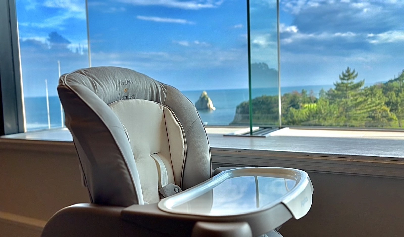 お子様連れも安心◎バウンサー・ベビーベッドをご用意