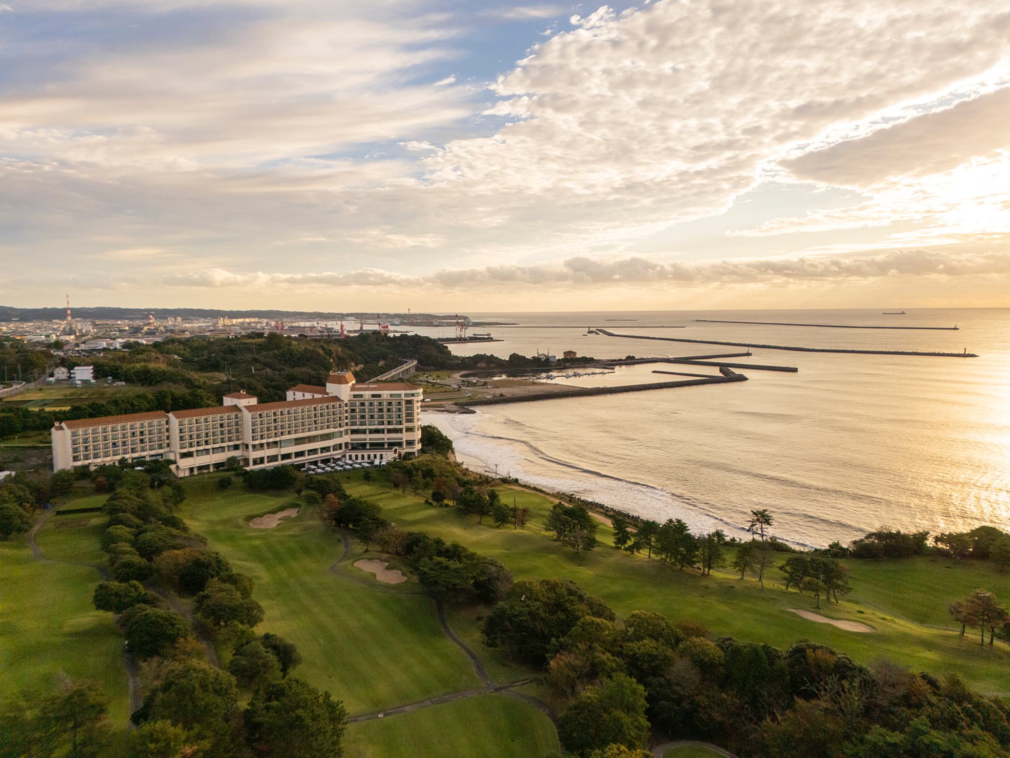 上空より撮影したホテル外観