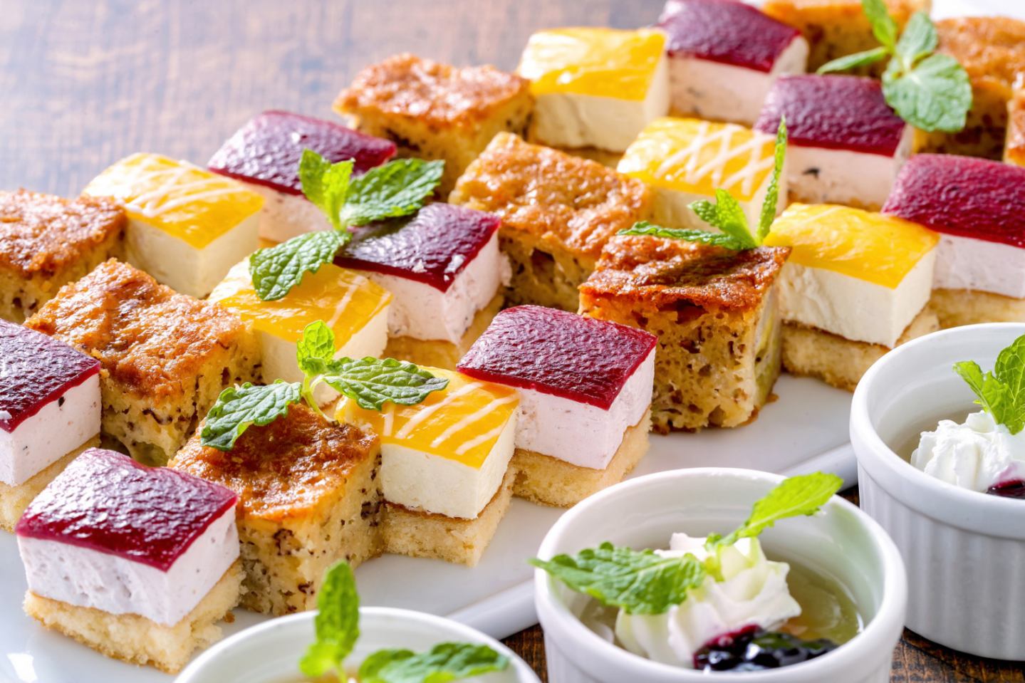 ディナーバイキング夕食例｜シェフ特製デザートケーキ