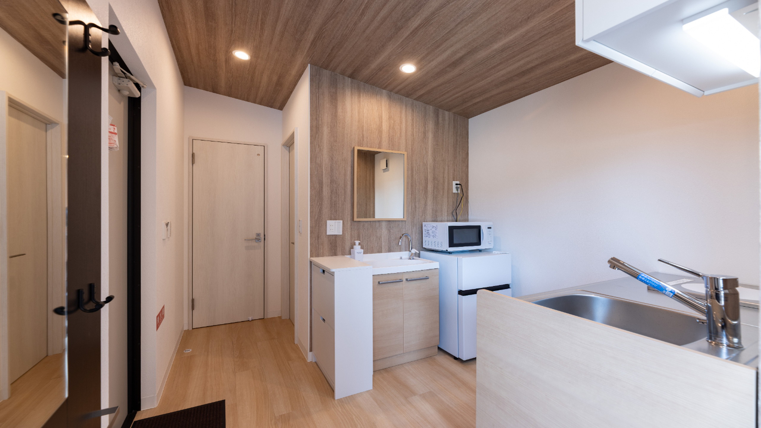 【コテージルーム：24.5㎡】　ベッド数：2台