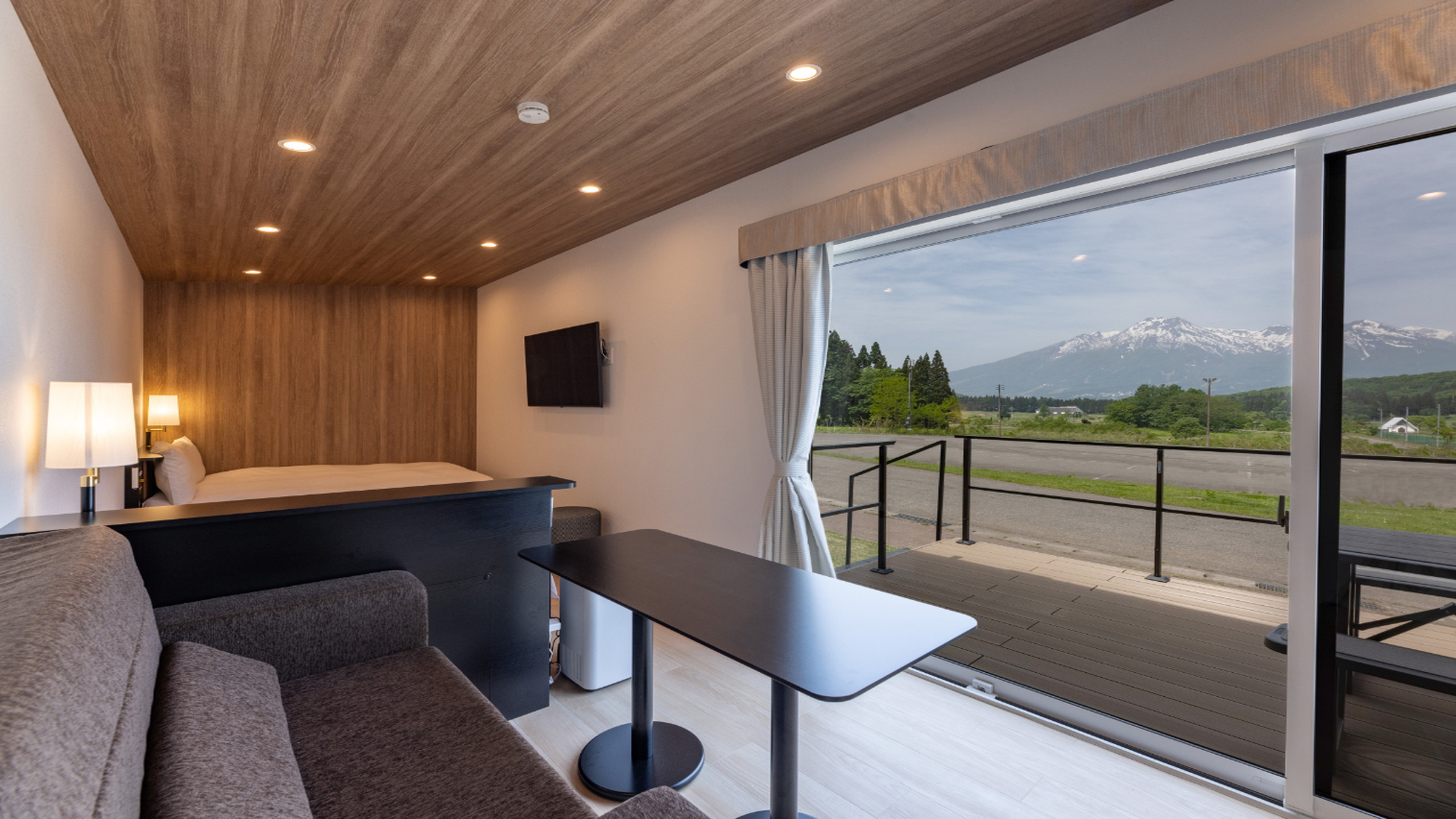 【コテージルーム：24.5㎡】　ベッド数：2台