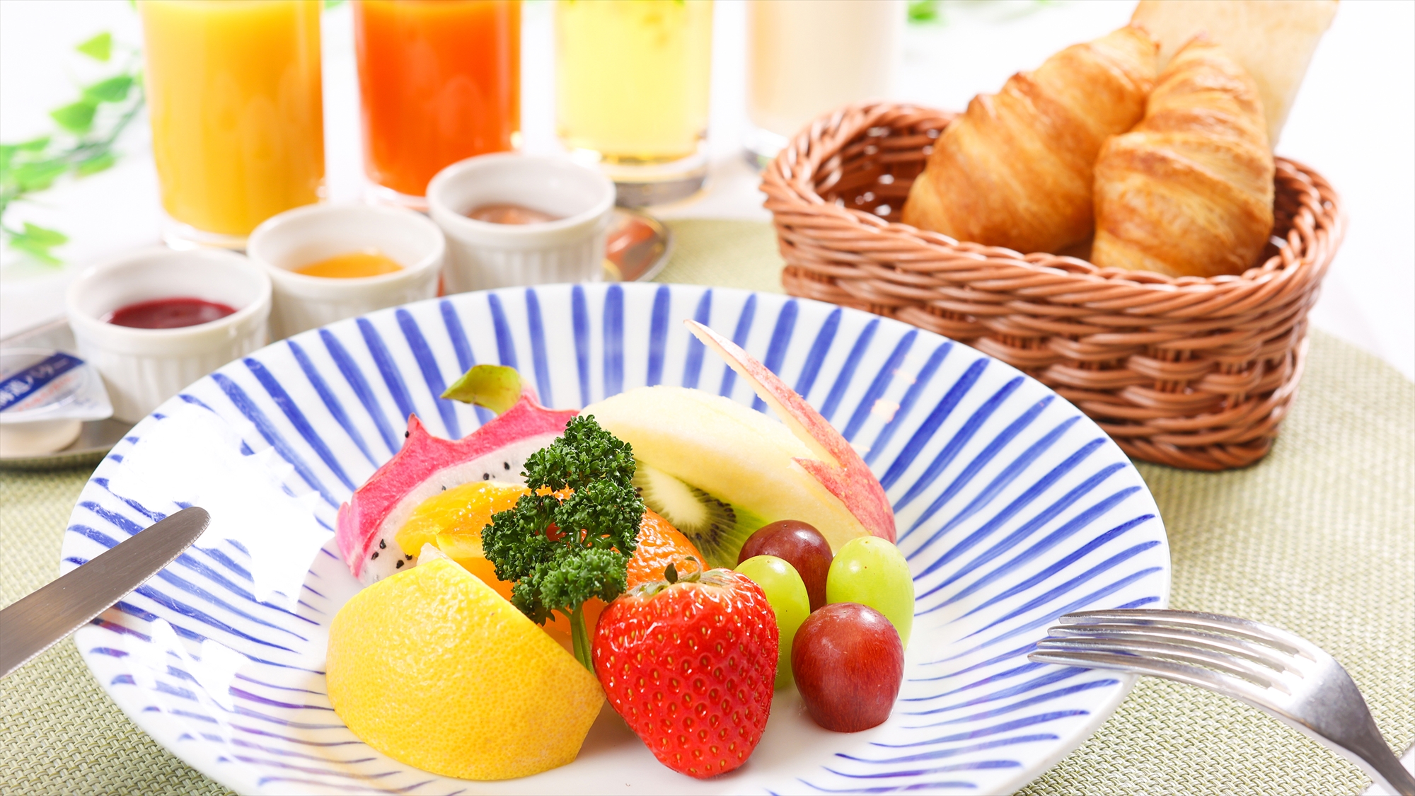 【選べる朝食‐コンチネンタル】ッツやフルーツなど、美容と健康に嬉しいロハス食を手軽に体験したい方へ