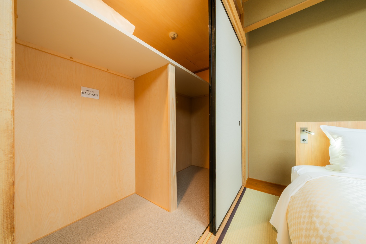 【NEW】ベッド付き和室　収納