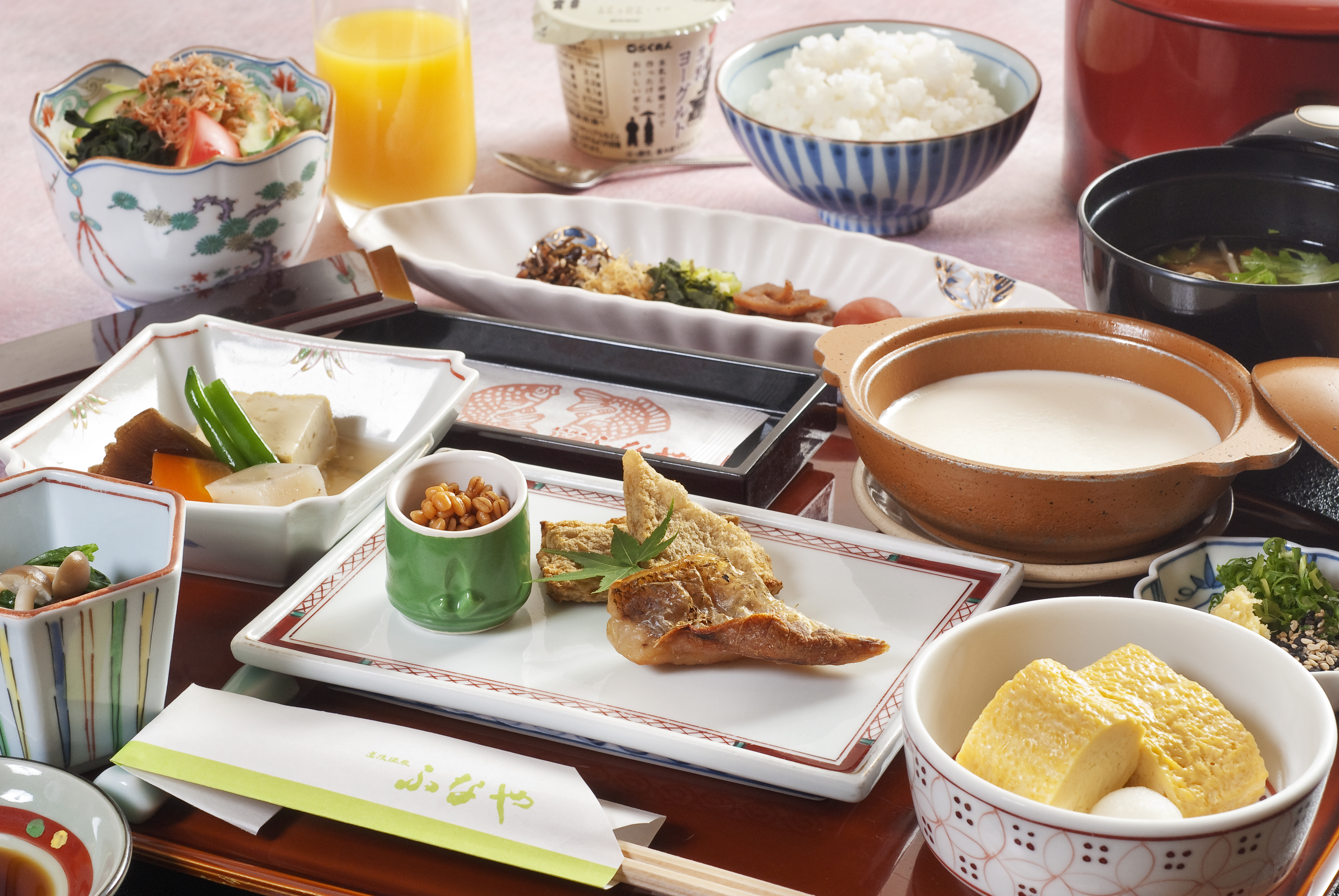朝食は和食、洋食をお選びいただけます。