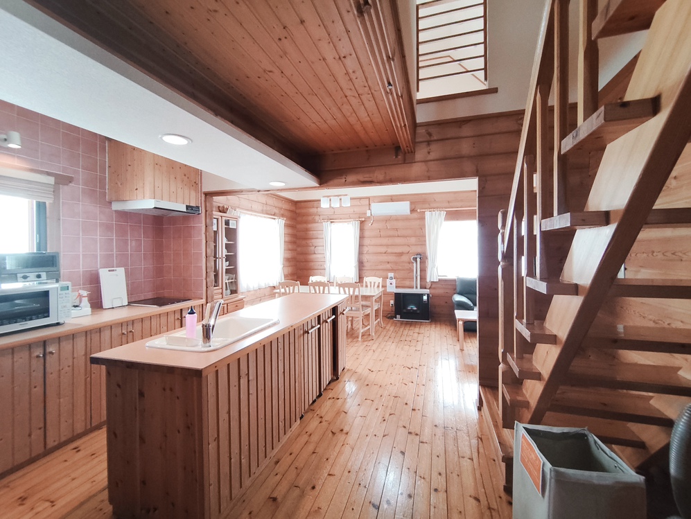 コテージ「ダーウィン」アイランドキッチン