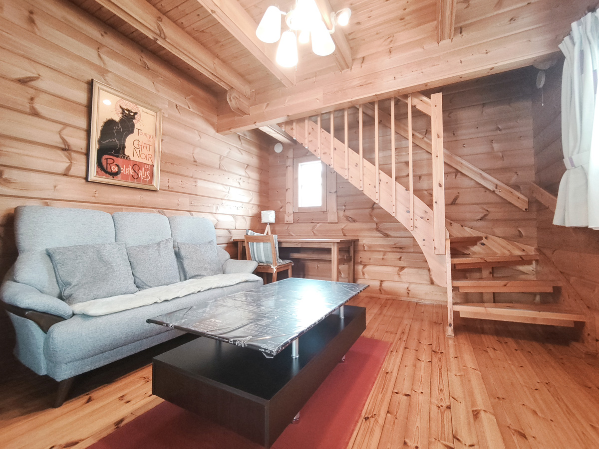 「トントゥ」リビング