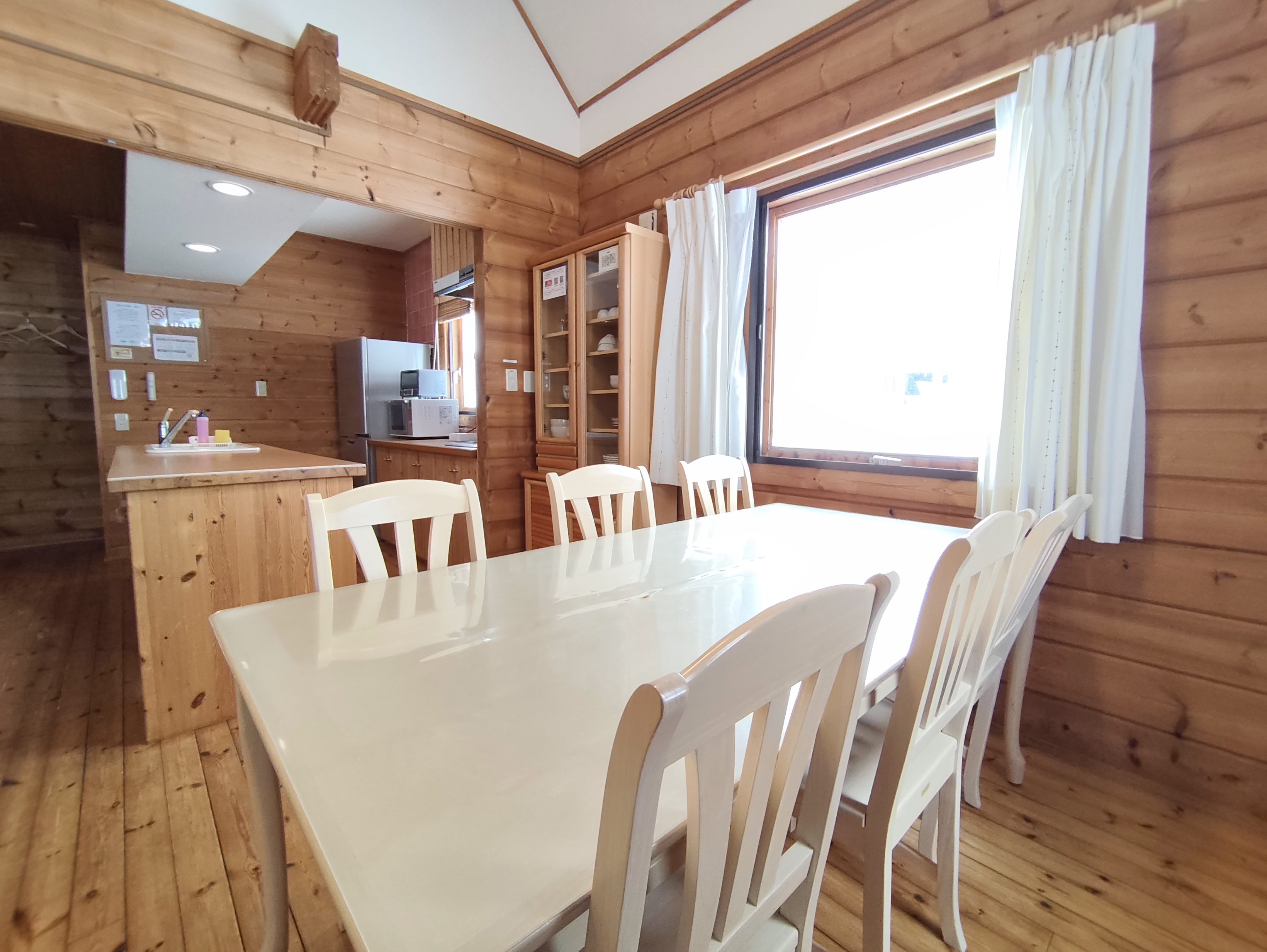 「ダーウィン」ダイニング