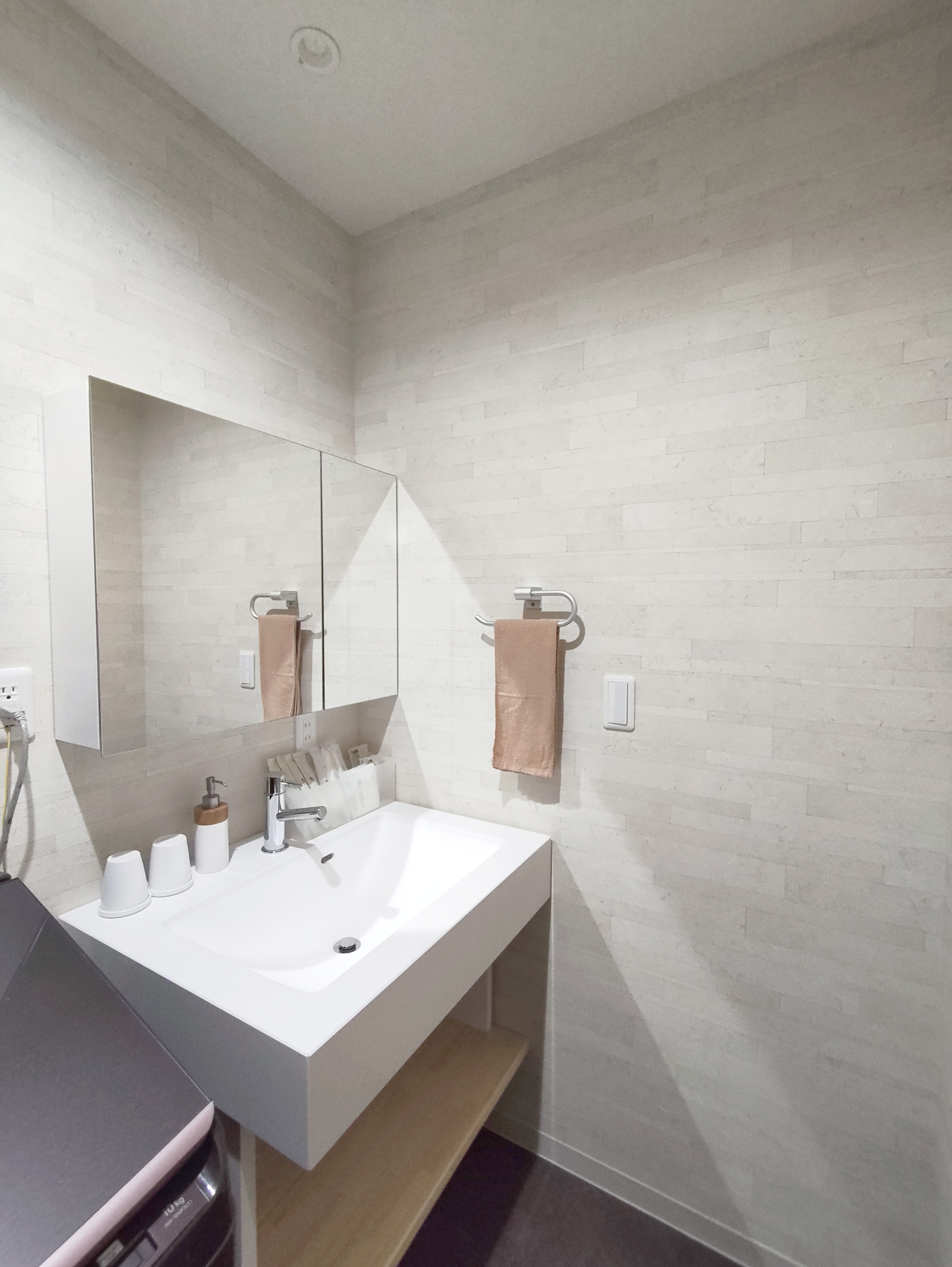 Izumikyo Apartment ツイン＋和室　洗面スペース