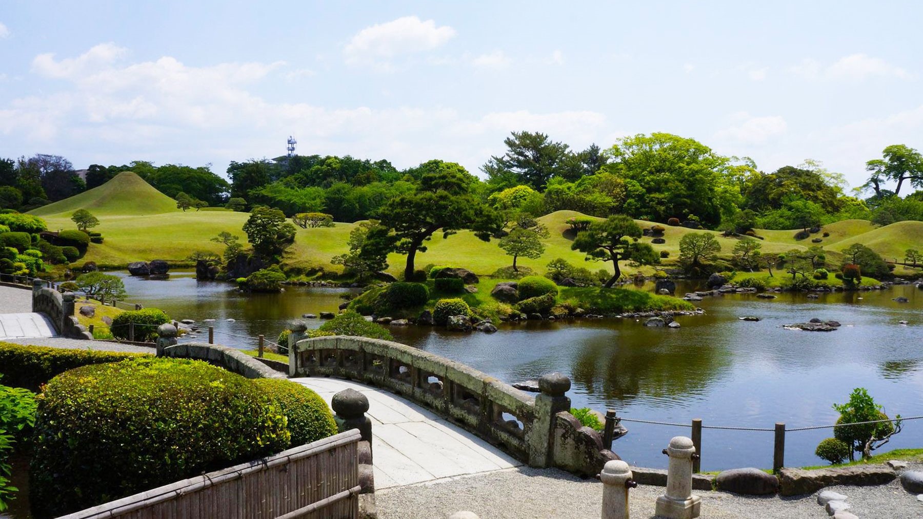 写真提供：熊本県観光連盟　水前寺成趣園