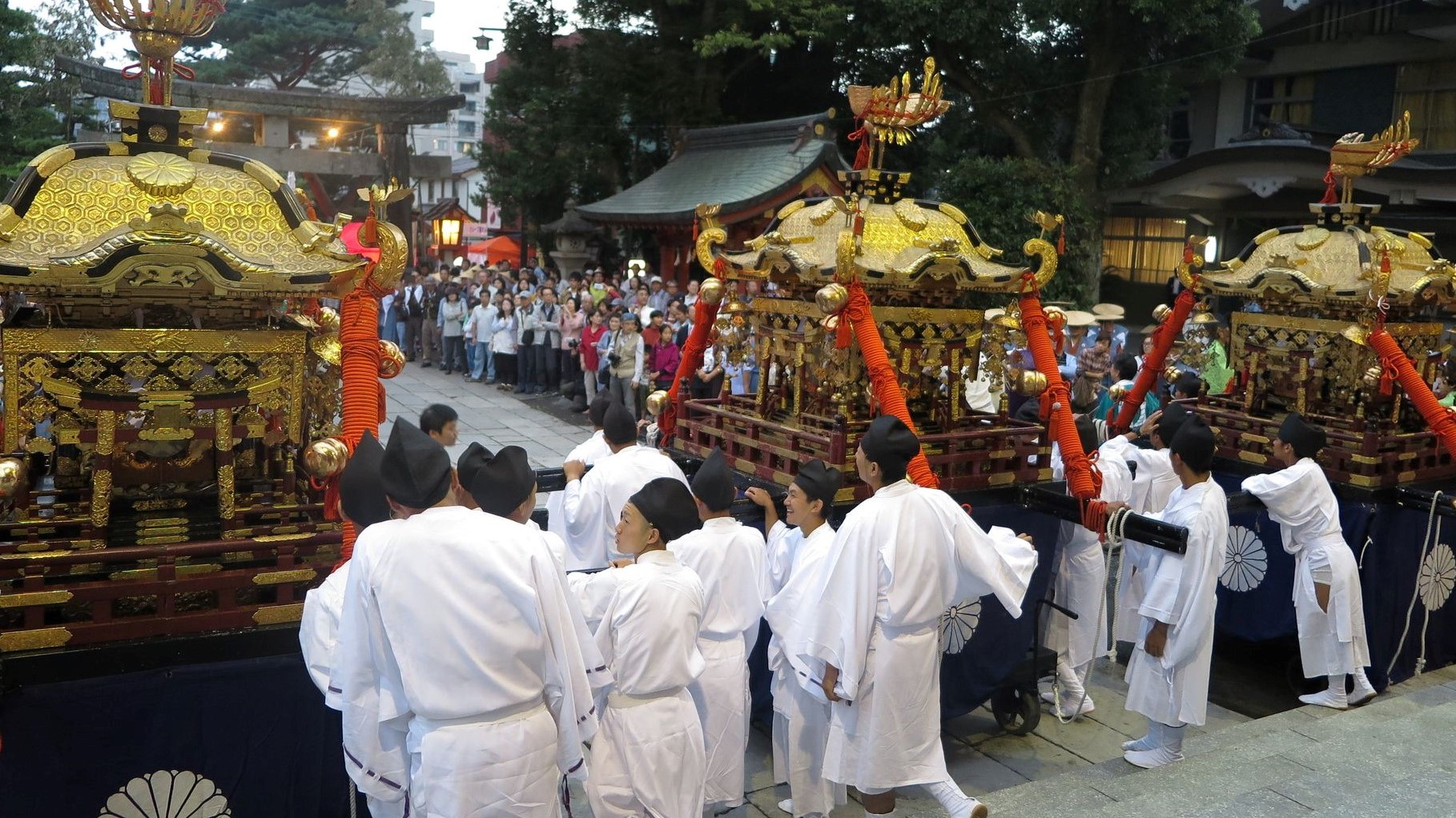 写真提供：熊本県観光連盟　伝統を誇る藤崎八旛宮例大祭