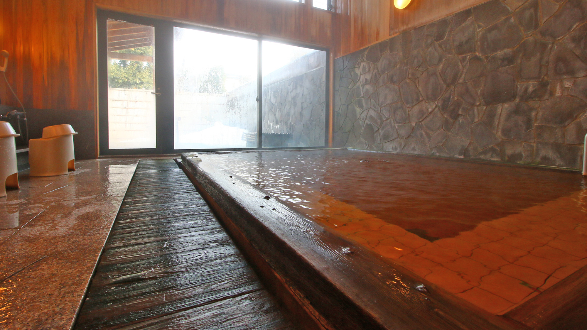 ＃【男湯こはく】東根温泉は、湯量豊富なこはく色のあったまり湯。しばし日常を忘れての～んびり。 