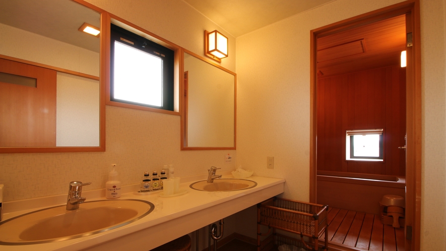 ＃【紫式部】3間あるお部屋と総檜のお風呂は特別室ならではのゆったりとした空間です。