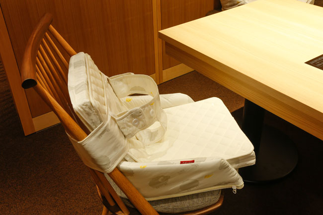 お食事処【TAJIMA】ではお子様の椅子をご準備しております。