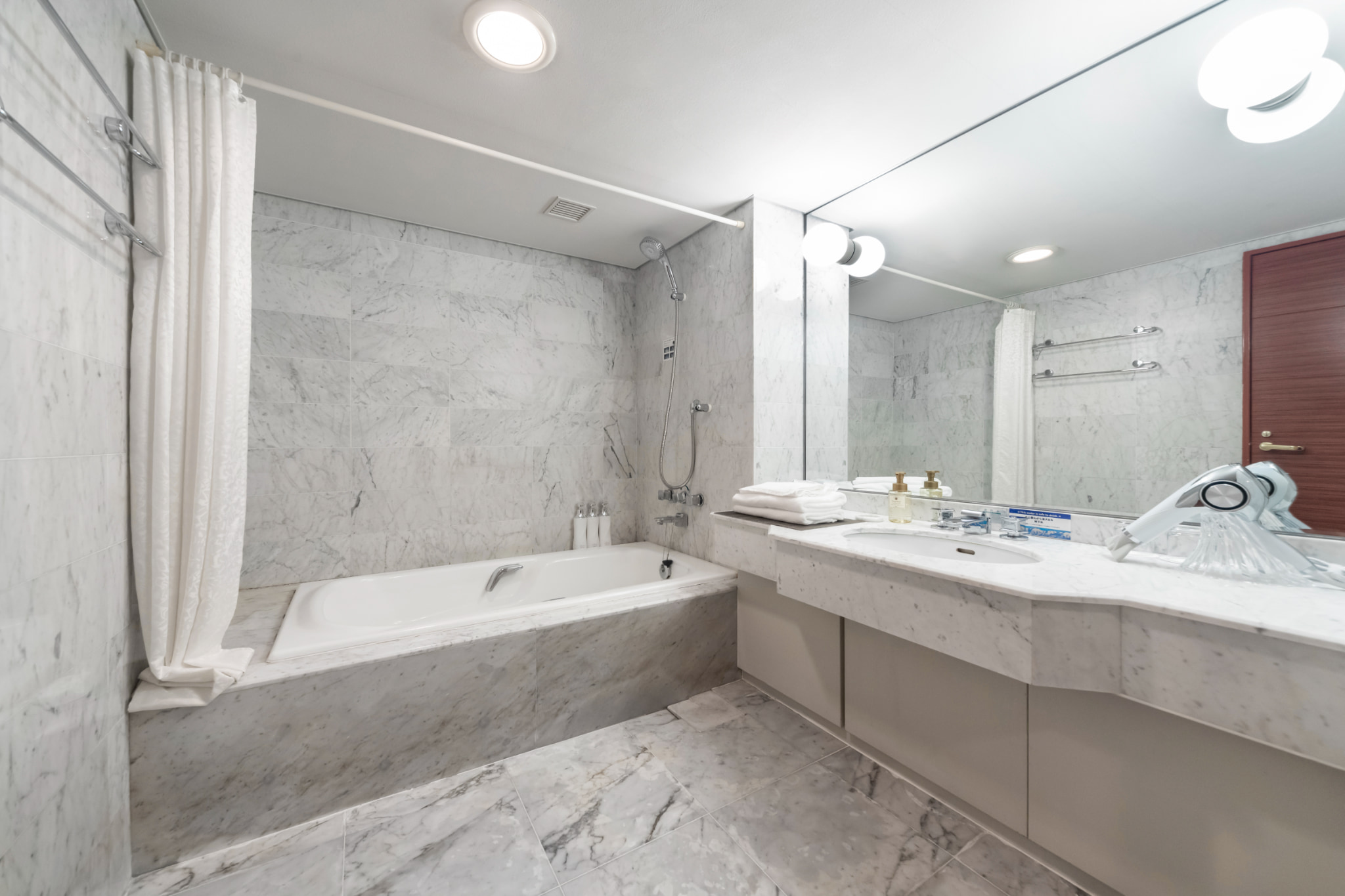 スイートルーム　浴室