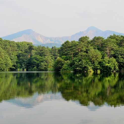 *毘沙門沼　五色沼の中で一番大きな沼です。レンタルボートもありますよ！