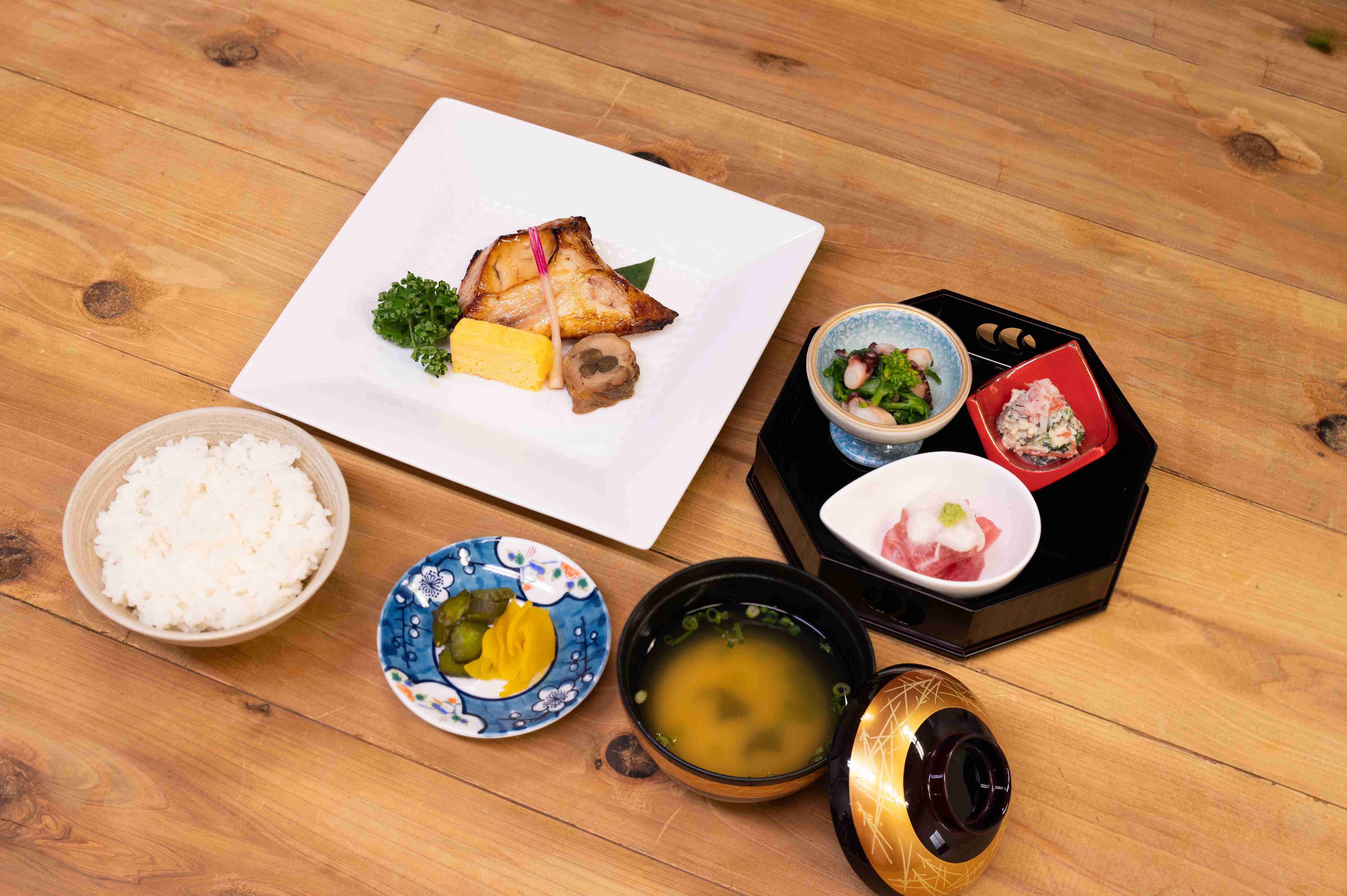 おまかせ定食