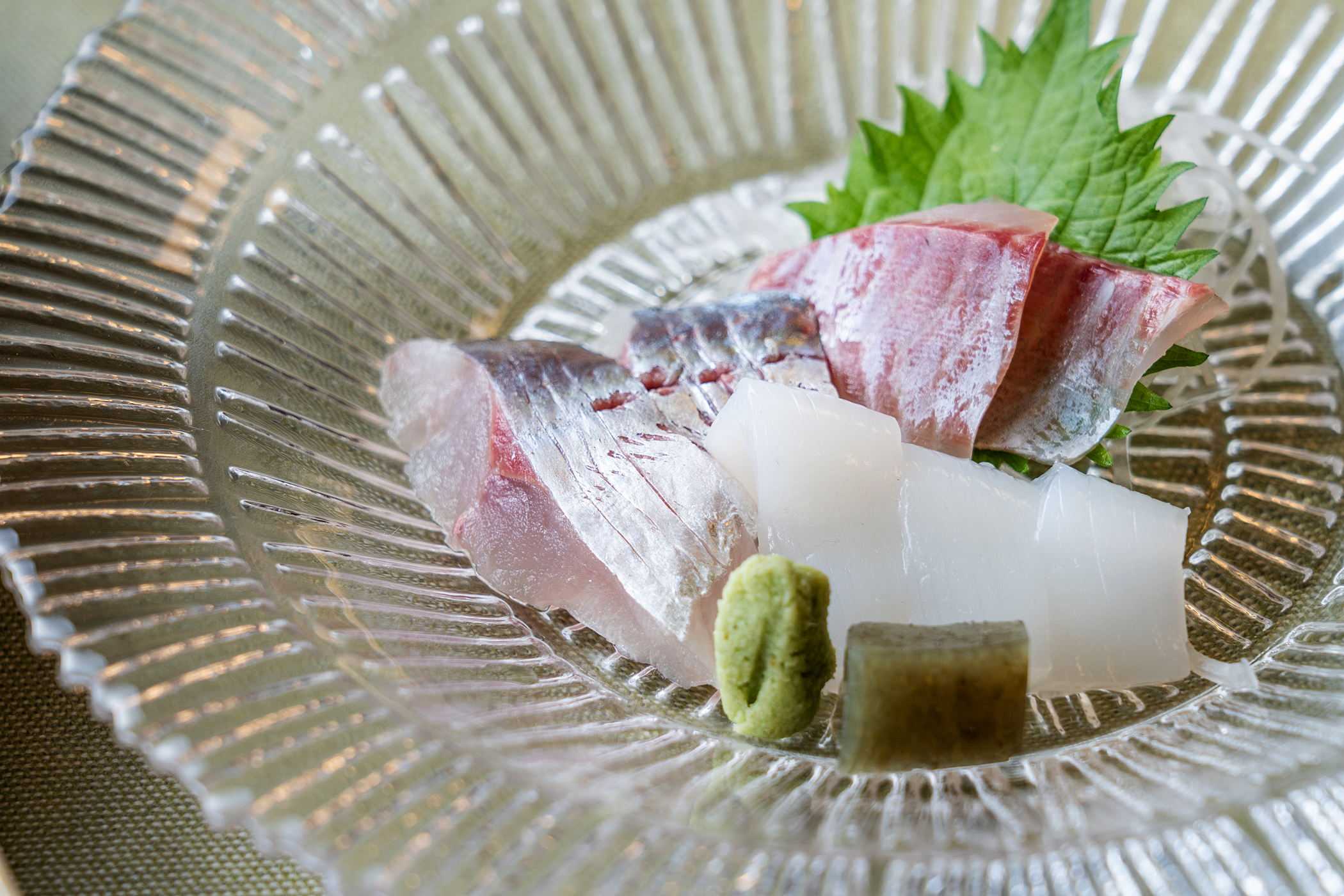 熟練の技で美しく盛り付けたお造り