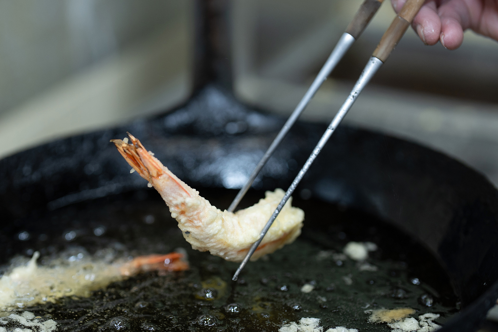 旬の恵みを一つ一つ心を込めて揚げる職人技