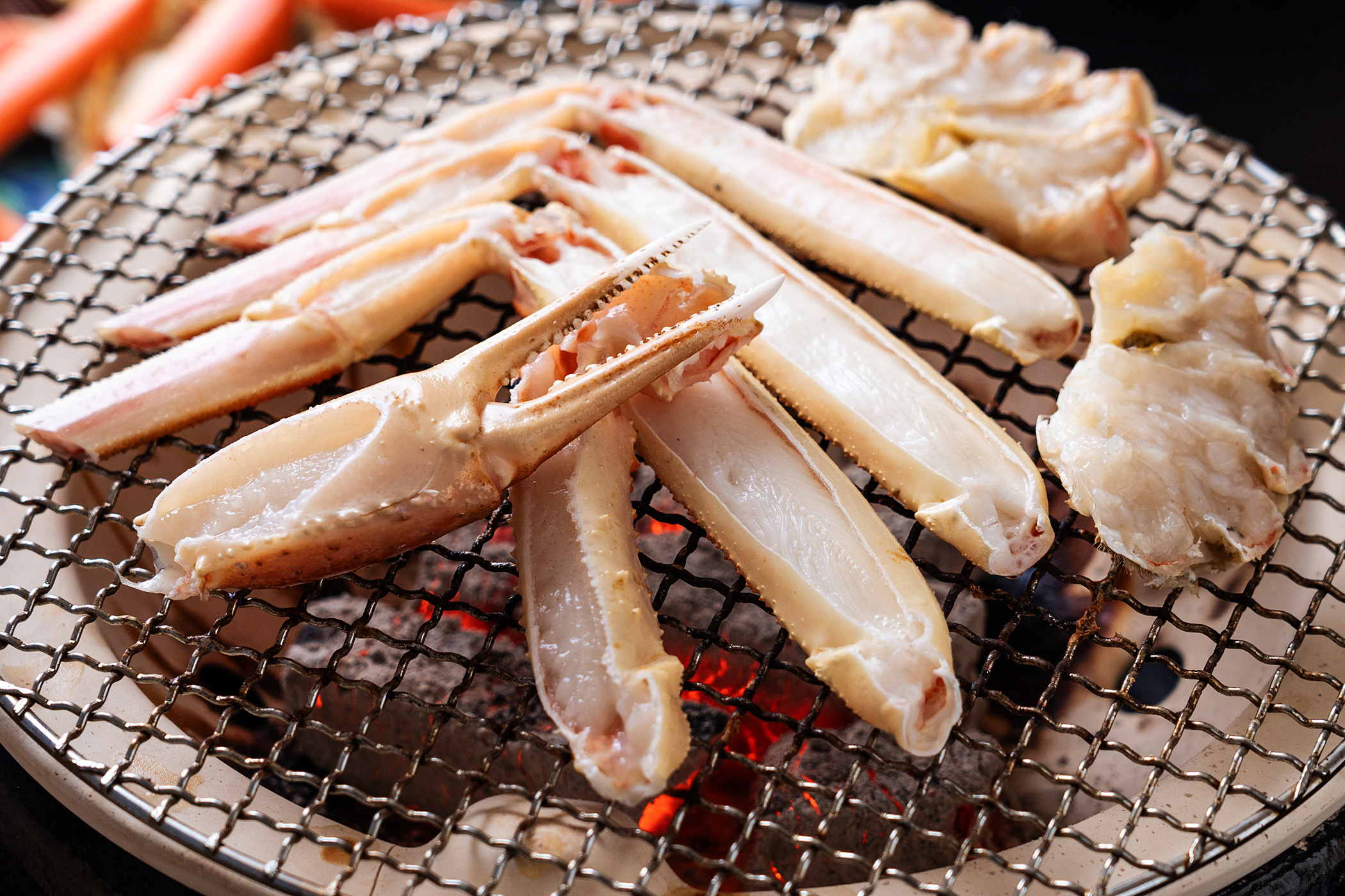 蟹の甘味と香ばしさが絶品の炭焼き蟹