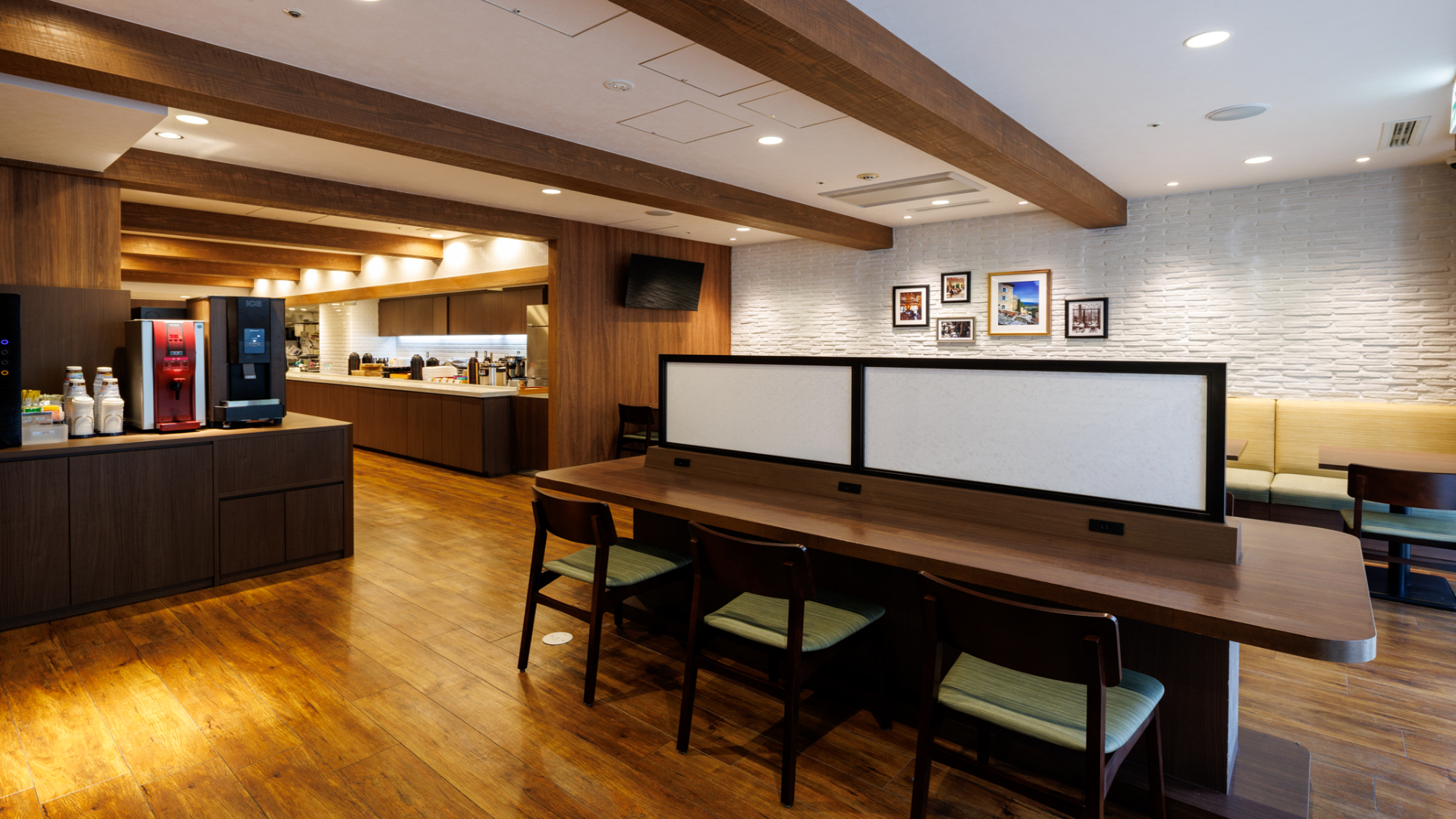 ◆【Hatago】1階レストラン 朝食営業時間6:30～9:30(9:00最終入店)席数：47席