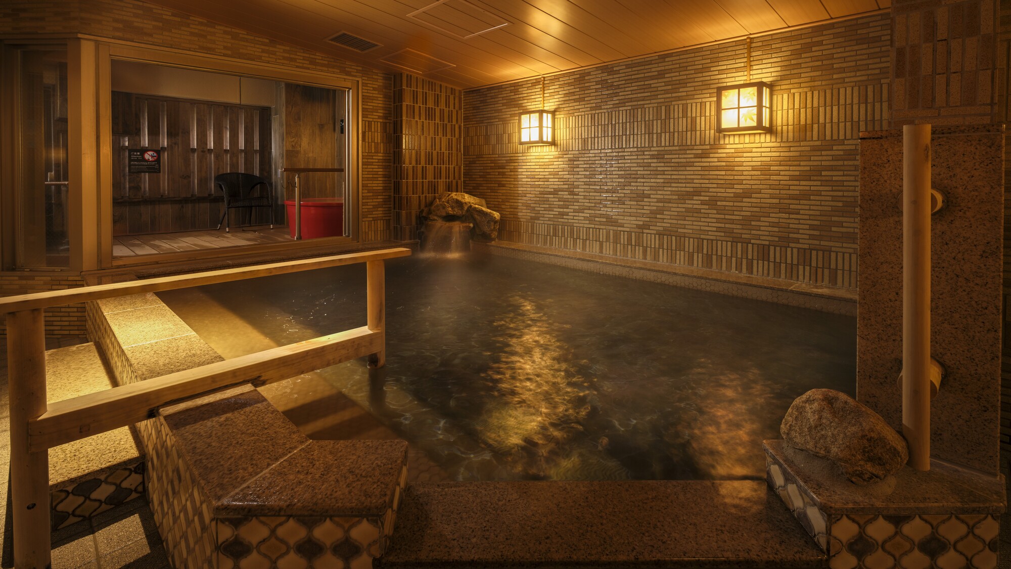 ◆【男性】内湯(湯温40～41℃）【営業時間】15：00-翌朝10：00