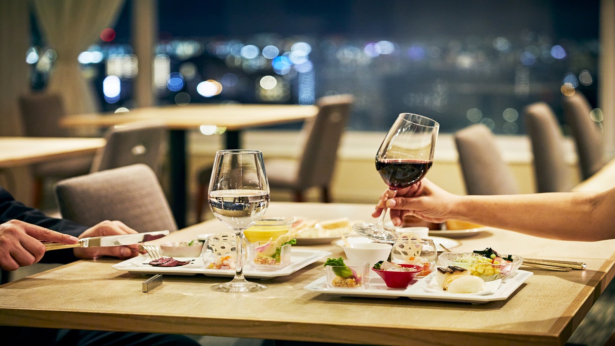 最上階スカイレストランエトワール【1泊2食付宿泊プラン】夕食時間（17：00〜19：00）