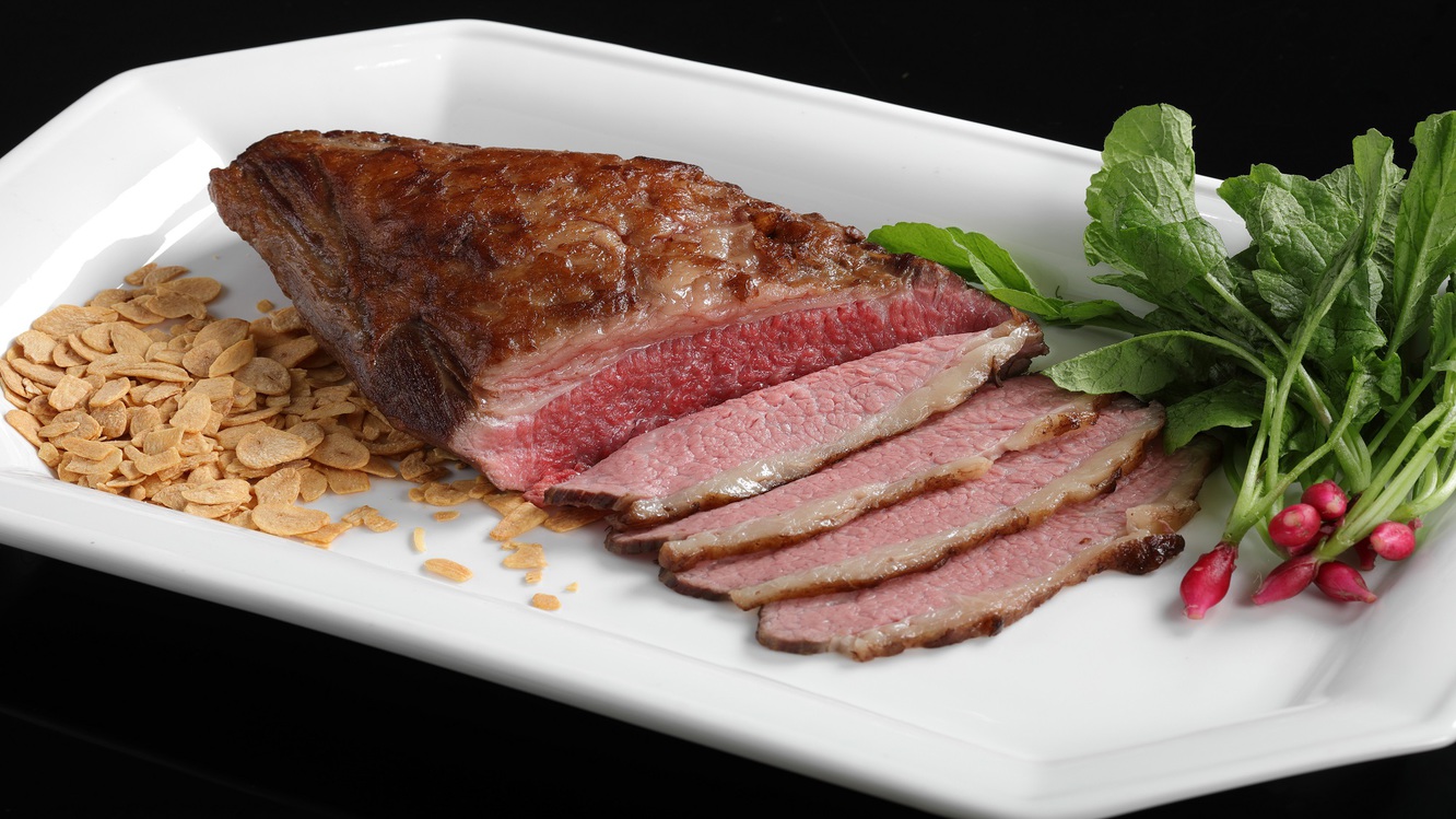 【本ズワイ蟹＆ローストビーフ食べ放題】 夕食時間（17：00〜19：00） 1泊2食付プラン