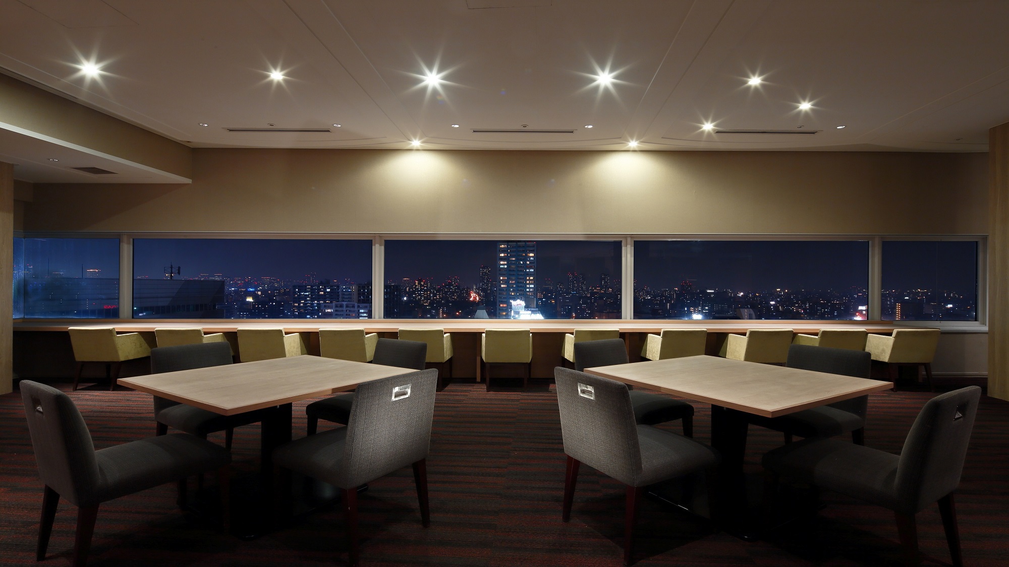 【本ズワイ蟹＆ローストビーフ食べ放題】 夕食時間（17：00〜19：00） 1泊2食付プラン