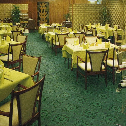 昭和57年、グリル「御室（おむろ）」の写真です。このレストランは現在はありません。