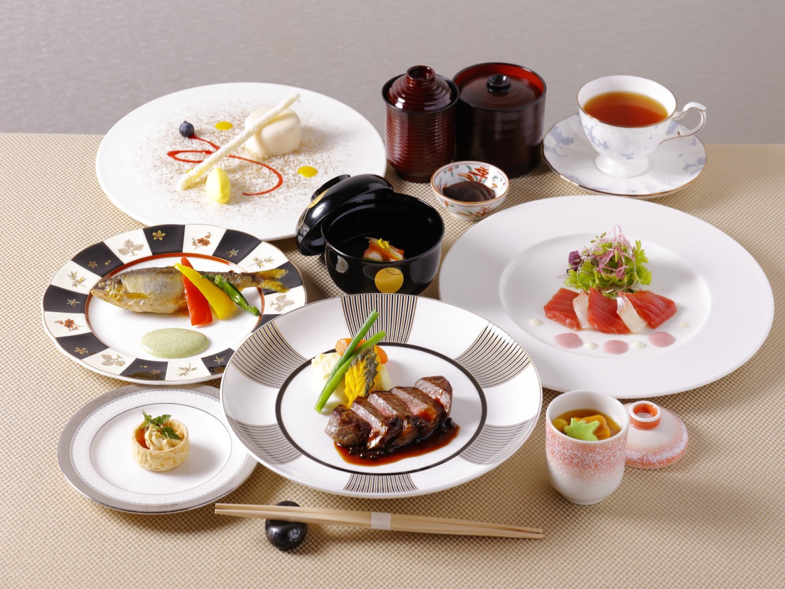 【30日前割引】【西館】Dinner＆Stay メインダイニング「三笠」【斑鳩コース】【夕・朝食付】