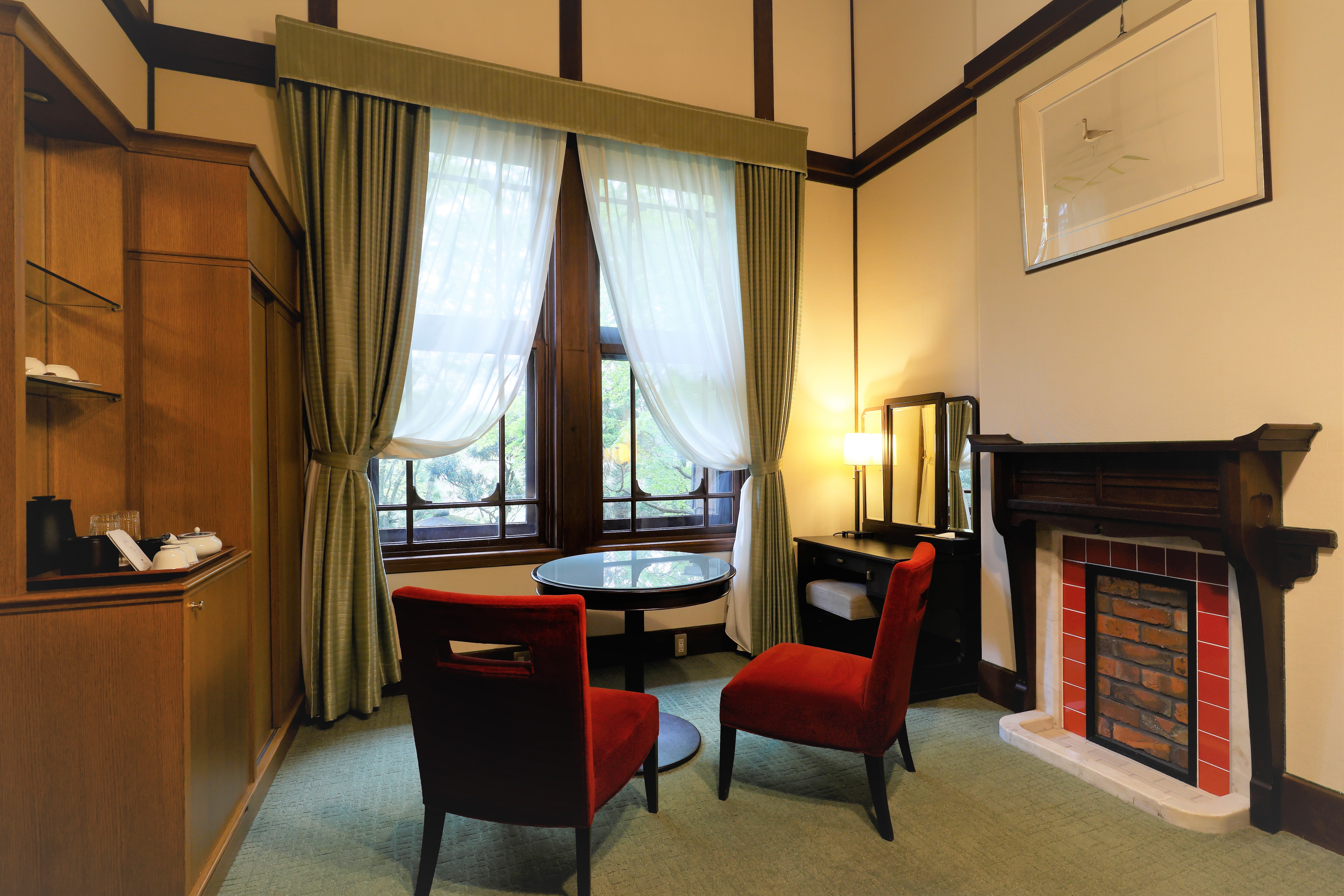 デラックストラディション　テーブル