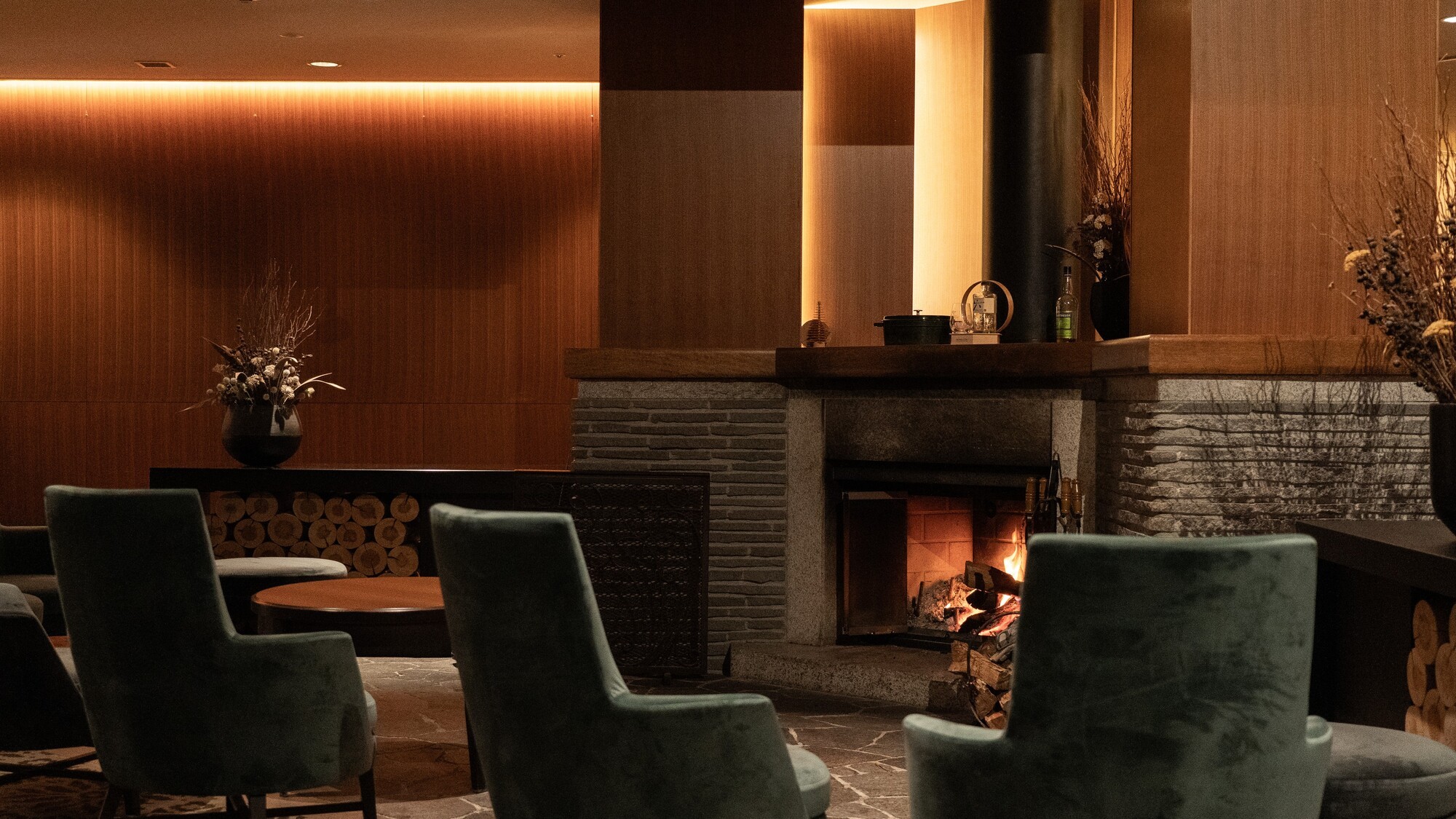 ■ラウンジ&バー