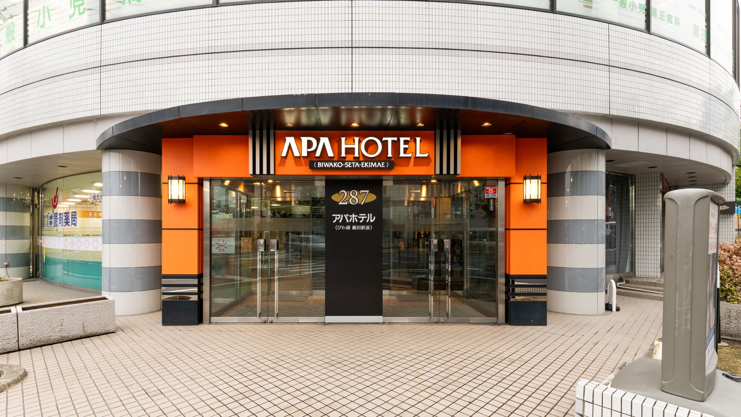 ホテル　エントランス