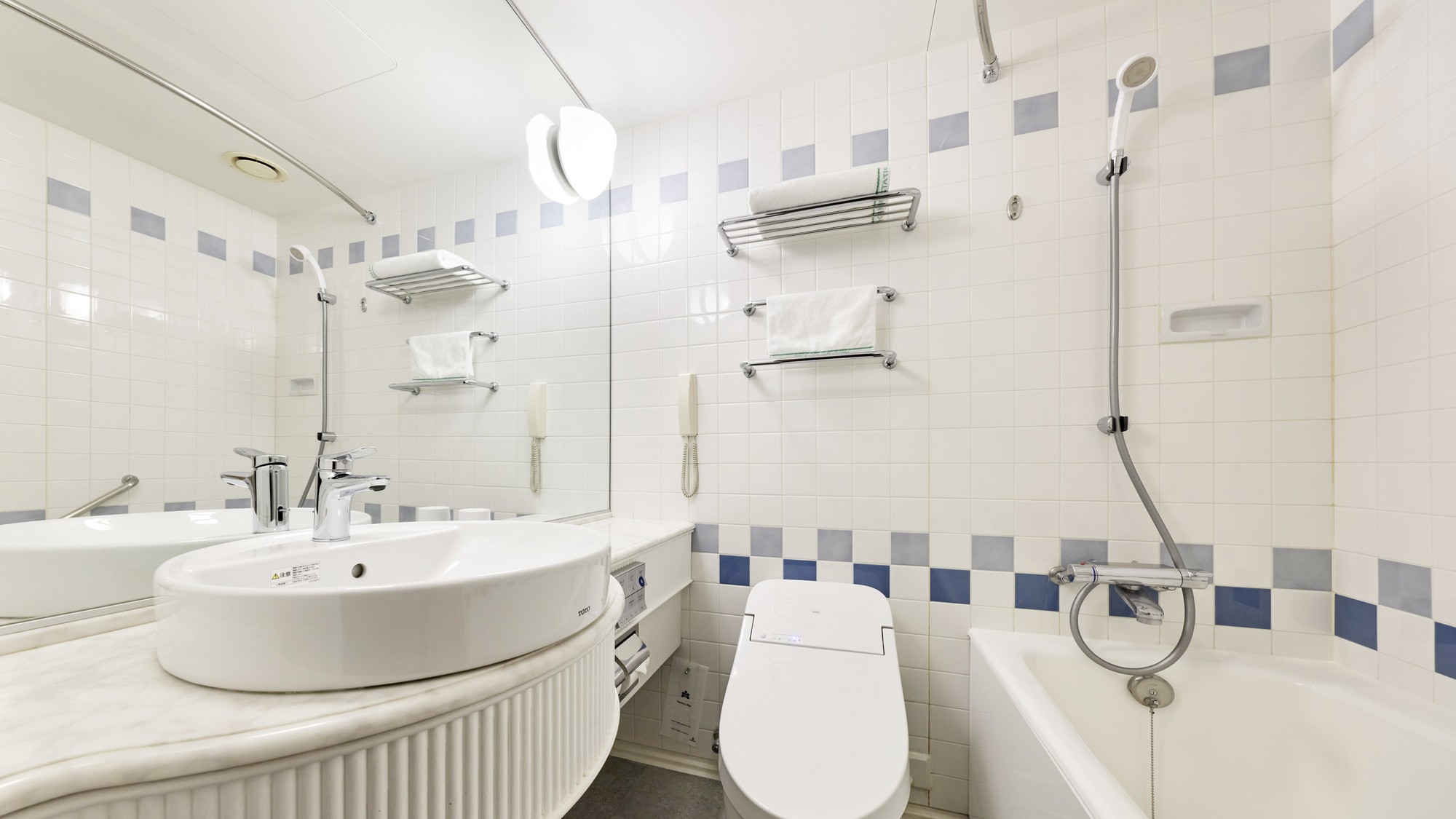 ツインB・コネクティングルーム・スーペリアツイン（バスルーム）