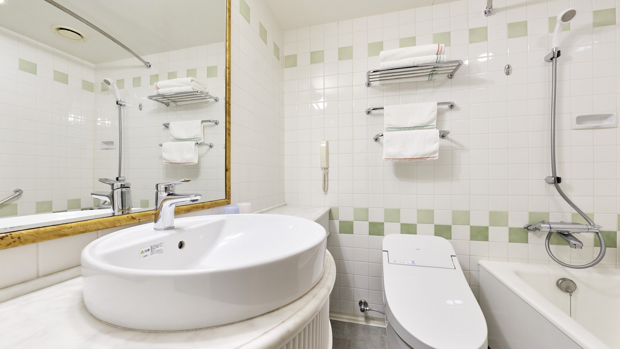 ツインA・ハリウッドツイン・スーペリアダブル（バスルーム）