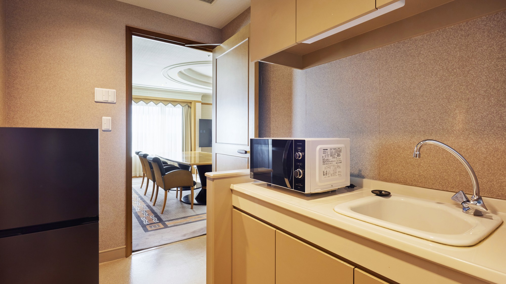 スイート（冷蔵庫・電子レンジ）