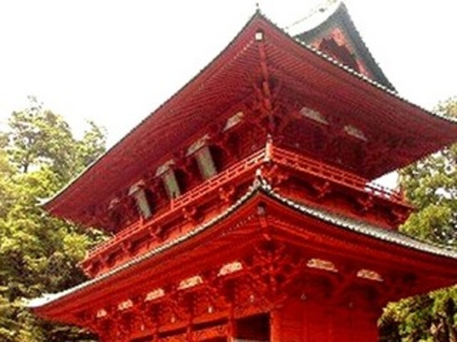 高野山「大門」”大門”は真言密教の聖地への入場を強く印象付ける建造物
