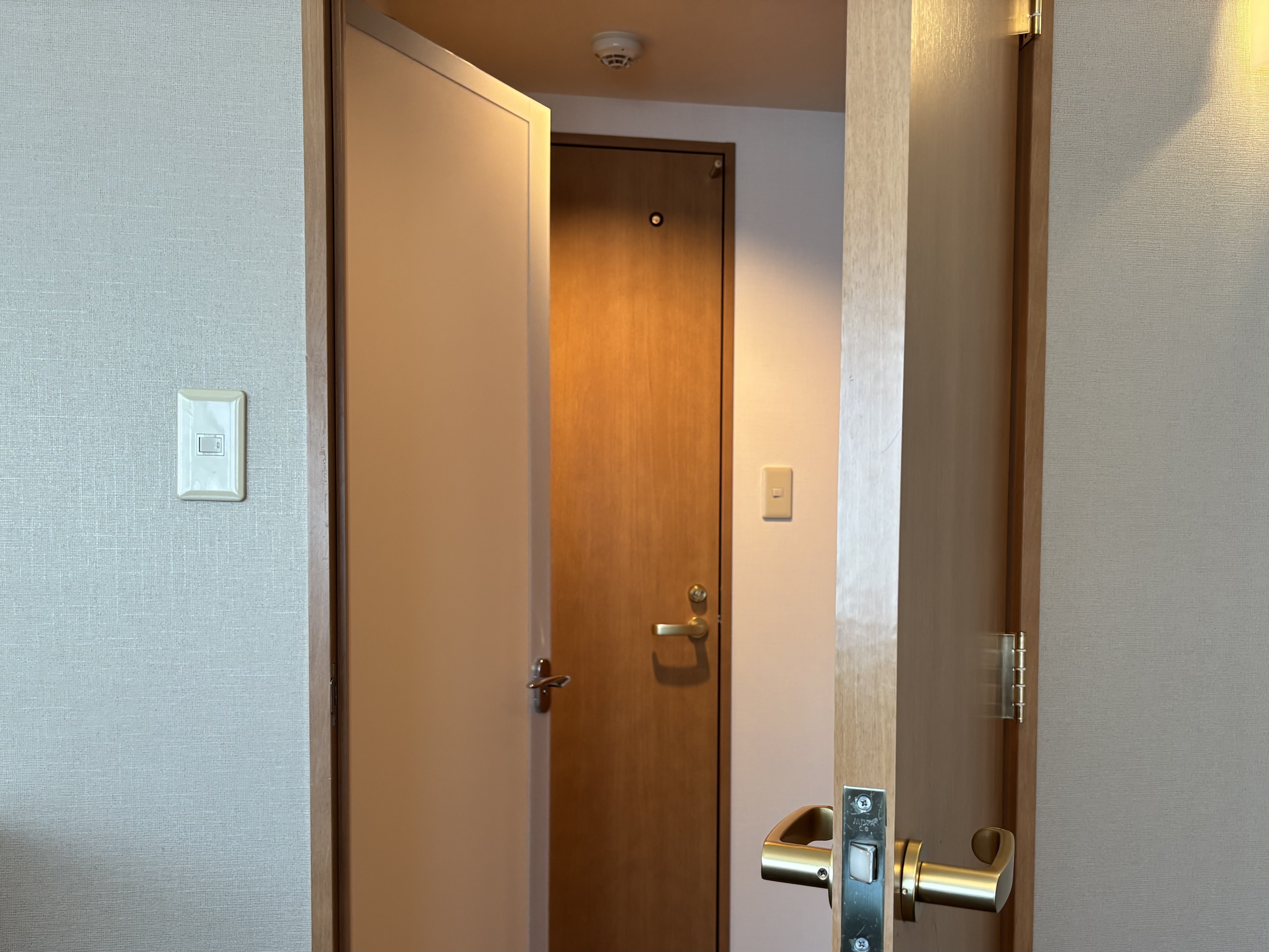 【コーナーツイン・コーナーダブルルーム】浴室とトイレはセパレートタイプ