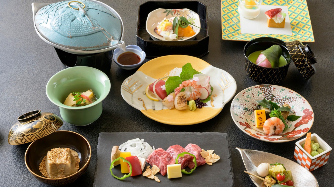 【花会席】花会席限定「焼き胡麻豆腐」や神戸牛ステーキほか料理長自慢の会席をご賞味ください。