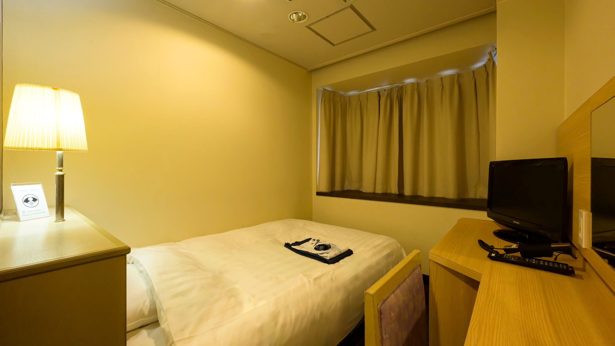 【セミダブルルーム】お仕事や一人旅などにおすすめのコンパクトなお部屋です