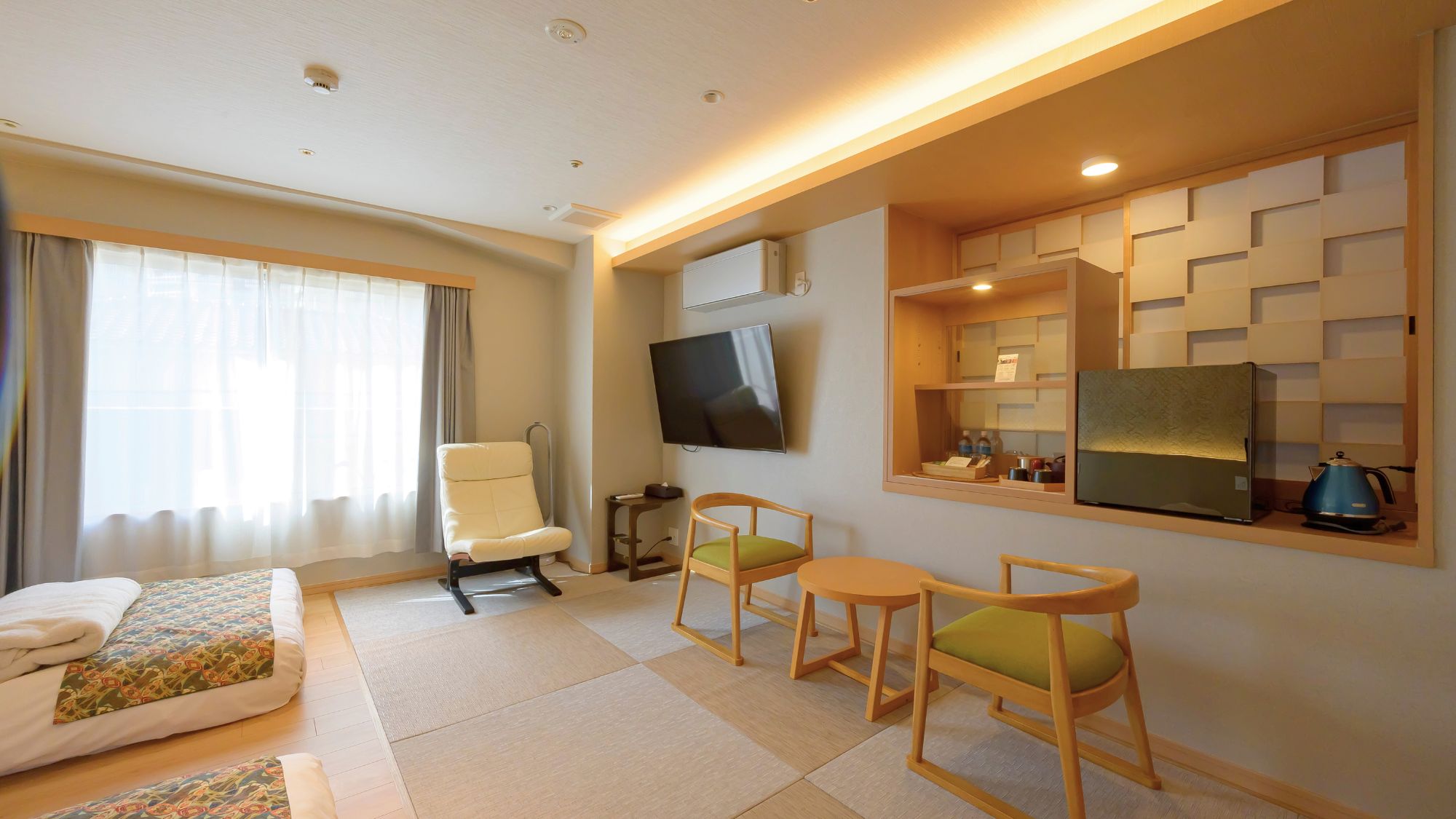 【ジュニアスイート】ご家族でも広々お寛ぎいただける15畳のお部屋です