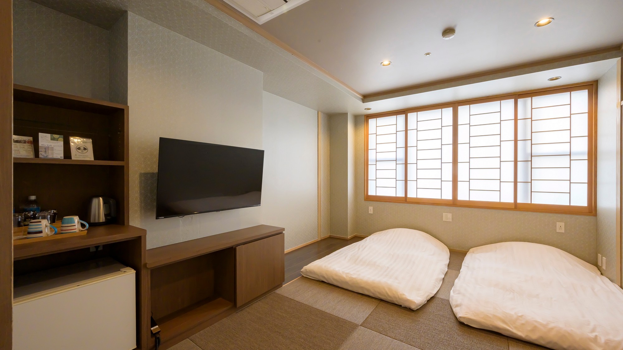 【和室やすらぎ9畳＜内風呂あり＞】琉球畳を配した和の空間です