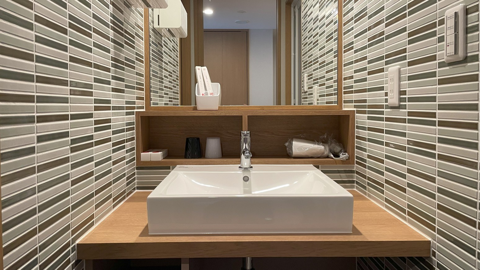 タイル張りの洗面台