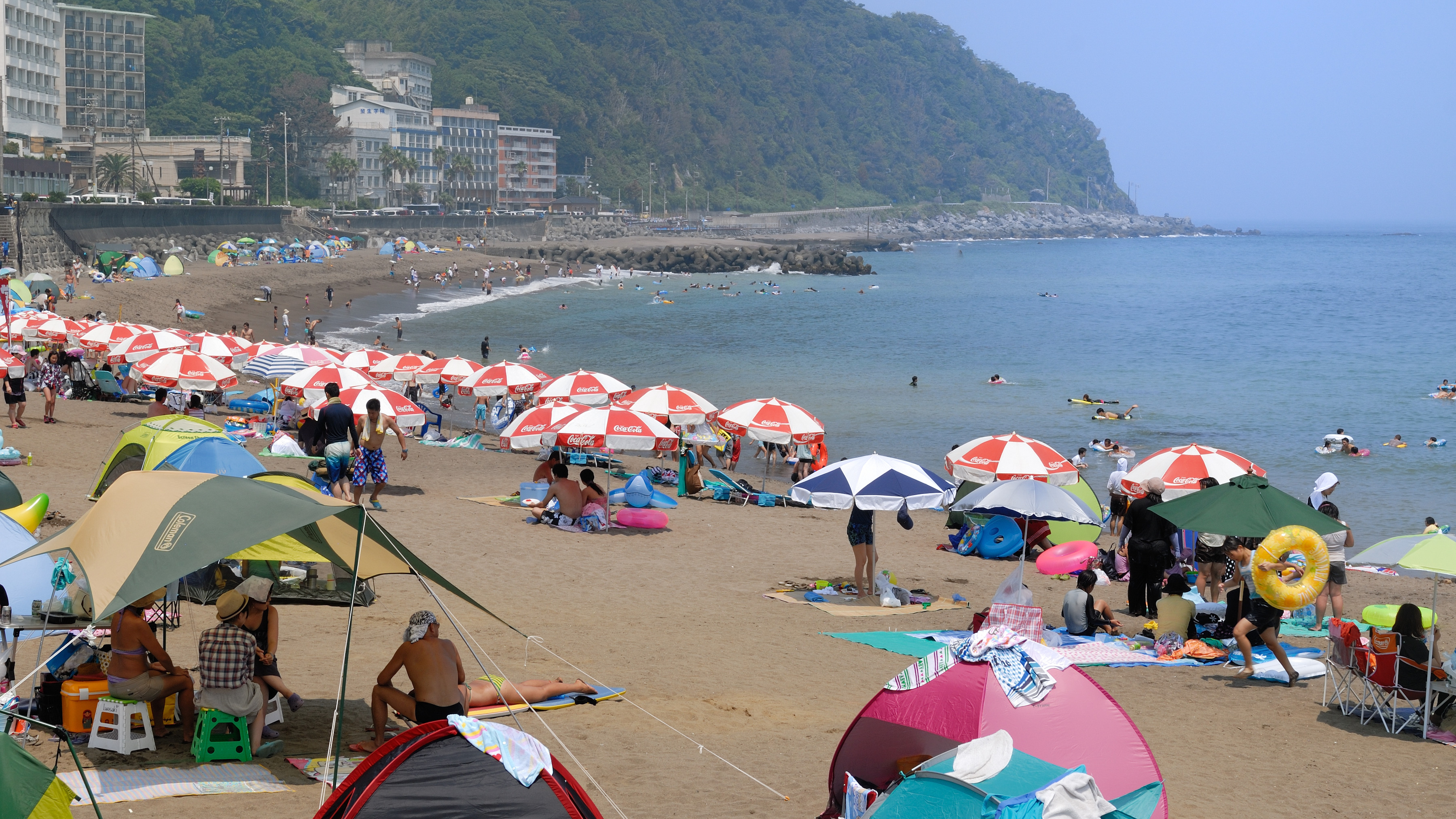 【海水浴場】今年の夏は、熱川YOU湯ビーチで遊ぶ！（無料送迎バスあり♪水着のままで海まで楽々！）