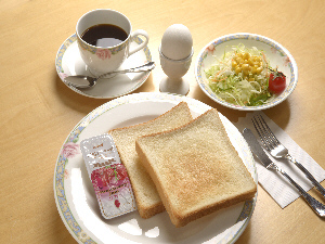 An example of a Western breakfast. Bread, mini salad and boiled egg set ♪