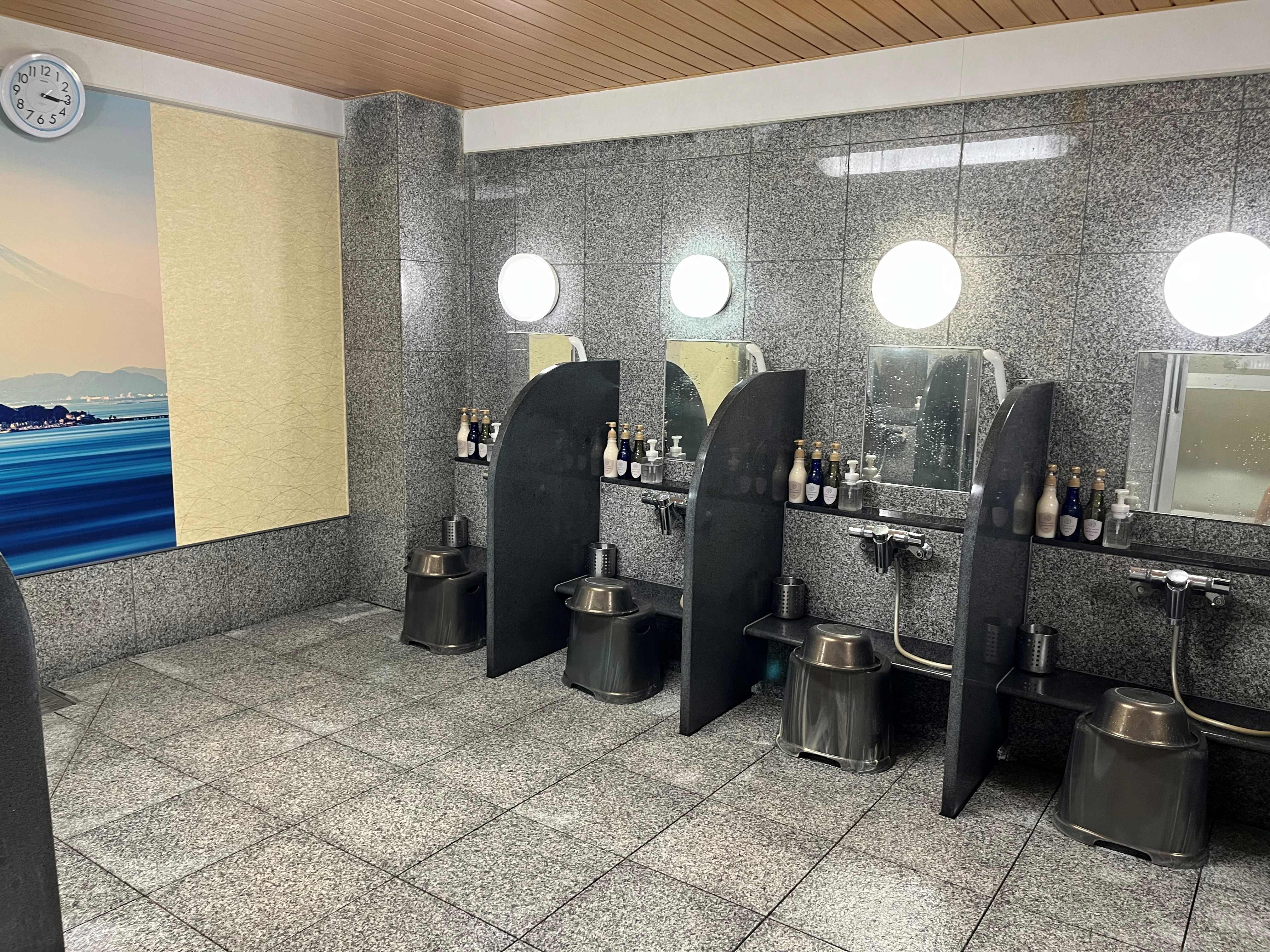 男性浴場くろまつの湯