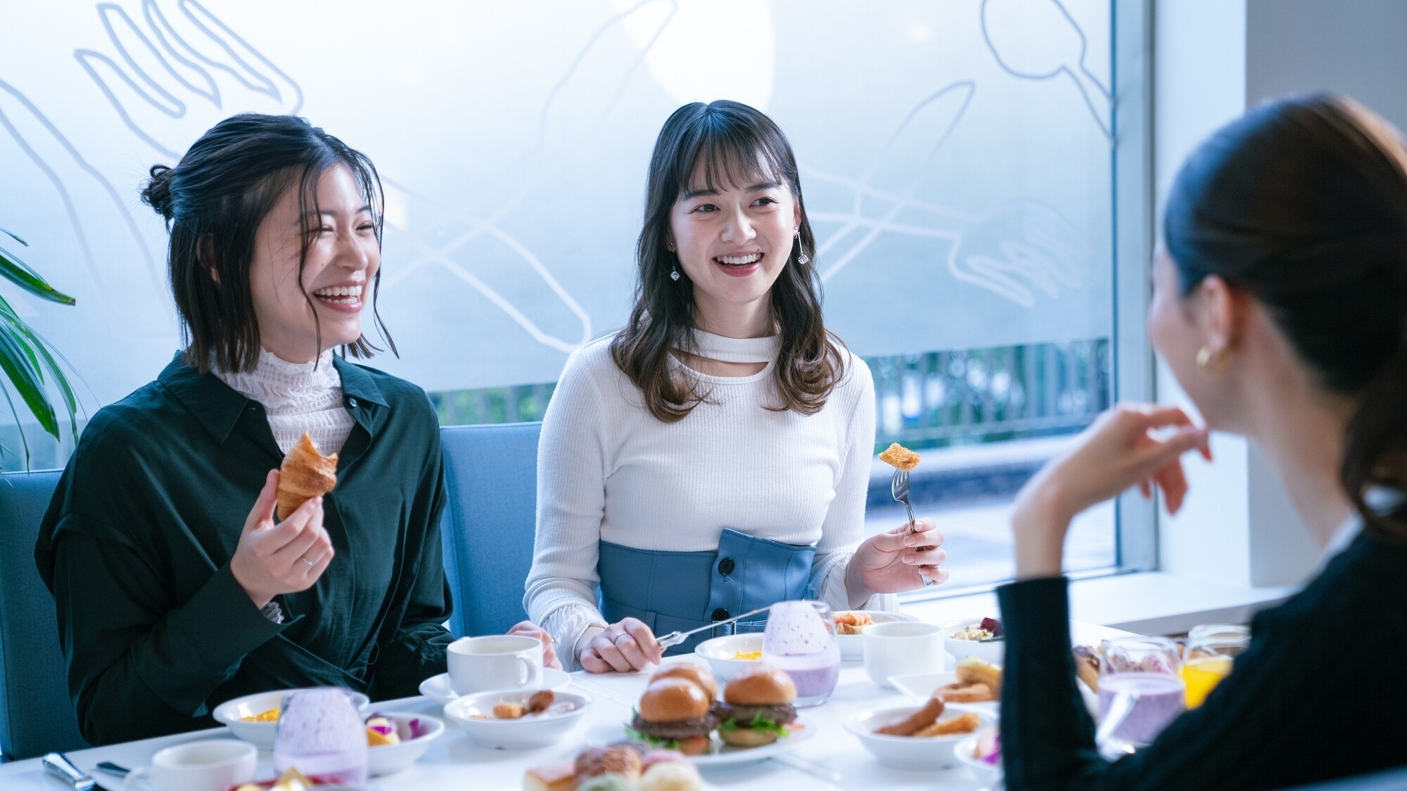 【42平米確約】（朝食付き）広めのお部屋でくつろぎ旅♪ホテル自慢の朝食ブッフェも堪能！
